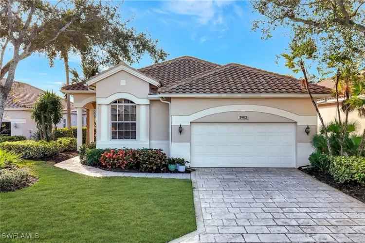 Single-family house For Sale in 24813, Hollybrier Lane, Bonita Springs, Florida