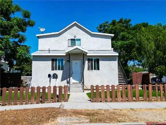 Multi-family house For Sale in San Fernando, California