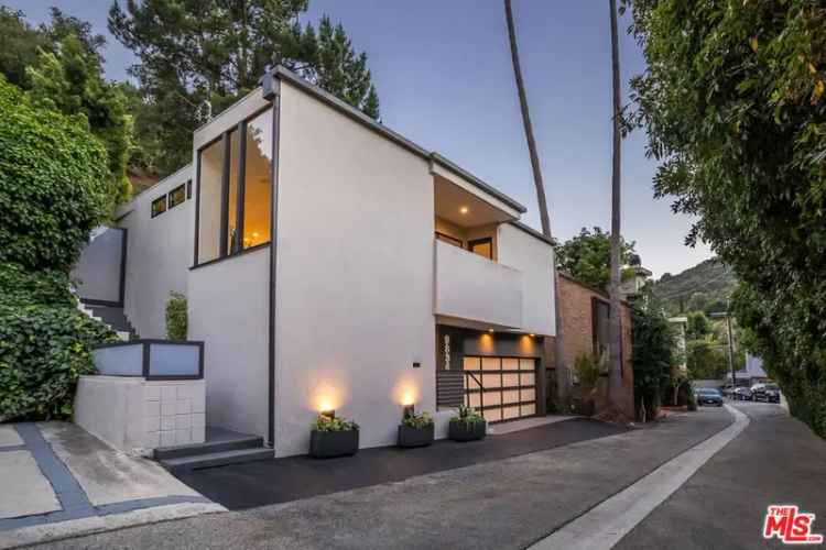 Single-family house For Sale in 9834, Wanda Park Drive, Beverly Hills, California