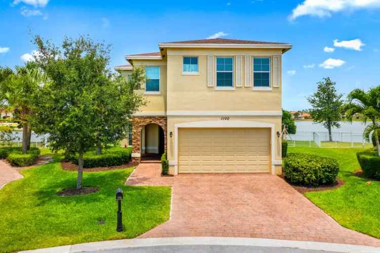 Single-family house For Sale in 1100, Northwest Vivaldi Court, Port Saint Lucie, Florida