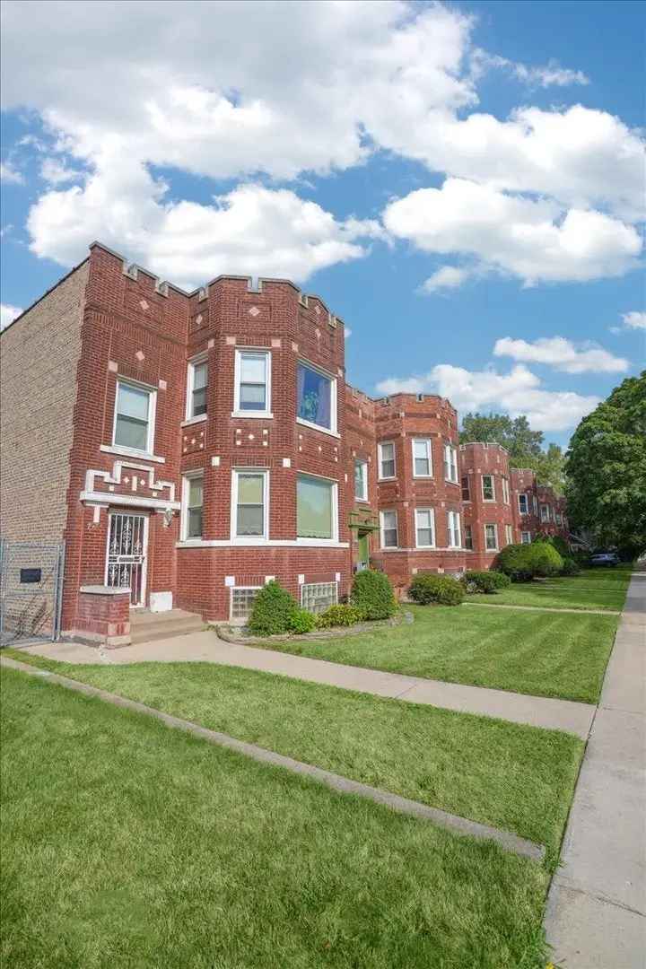 Multi-family house For Sale in 7738, South Merrill Avenue, Chicago, Illinois