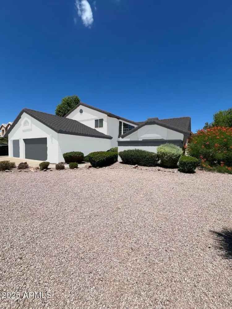 Single-family house For Sale in 5742, West Shannon Street, Chandler, Arizona