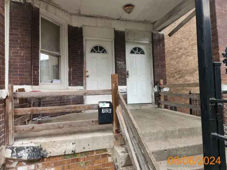 Multi-family house For Sale in 726, North Lawndale Avenue, Chicago, Illinois