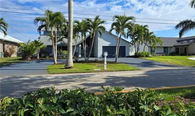 Single-family house For Sale in 5409, Skyline Boulevard, Cape Coral, Florida