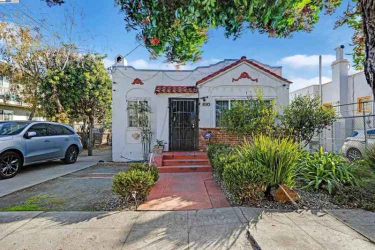 Single-family house For Sale in 2820, 22nd Avenue, Oakland, California