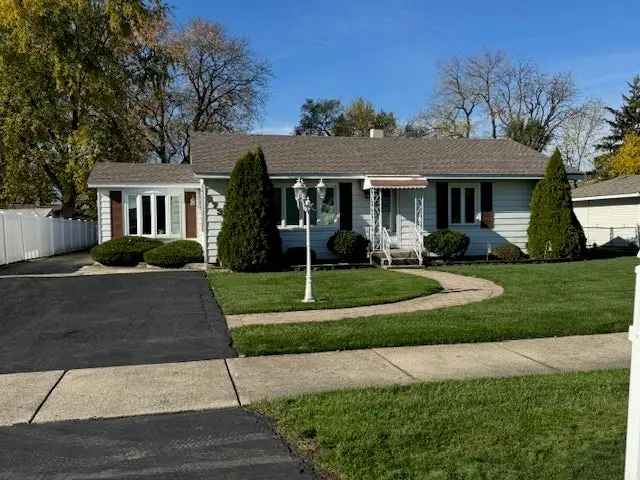 Single-family house For Sale in 8732, Melvina Avenue, Oak Lawn, Illinois