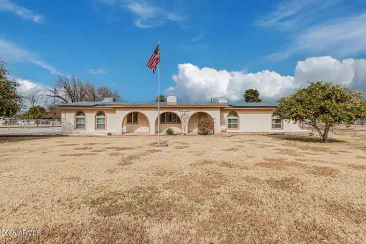 Single-family house For Sale in 707, South Cactus Wren Street, Gilbert, Arizona