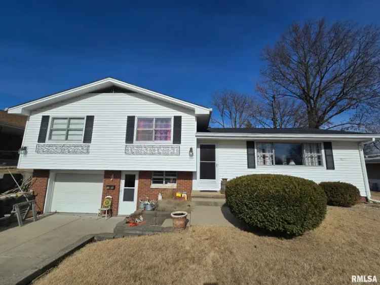 Single-family house For Sale in 1703, West Clarewood Avenue, Peoria, Illinois