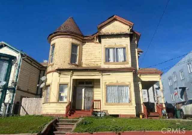 Multi-family house For Sale in 1737, 13th Avenue, Oakland, California