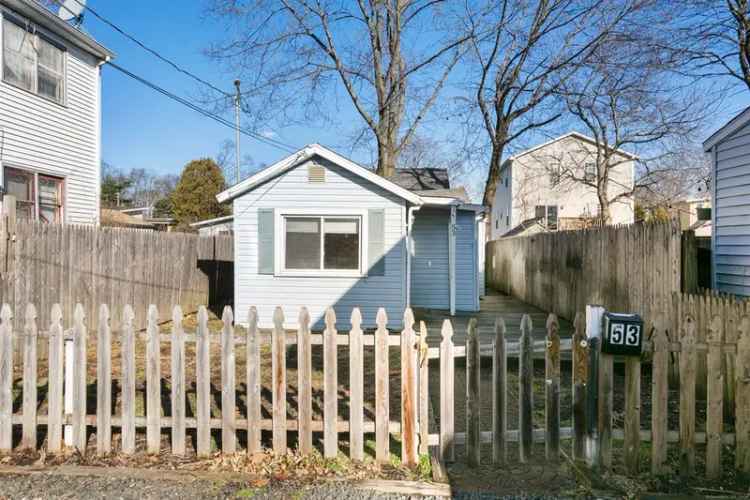 Single-family house For Sale in 53, Botsford Avenue, Milford, Connecticut