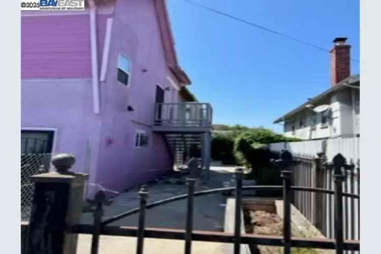 Multi-family house For Sale in 856, 21st Street, Oakland, California