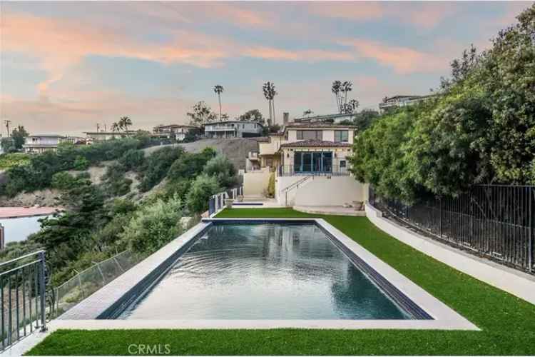 Single-family house For Sale in 2095, Temple Hills Drive, Laguna Beach, California