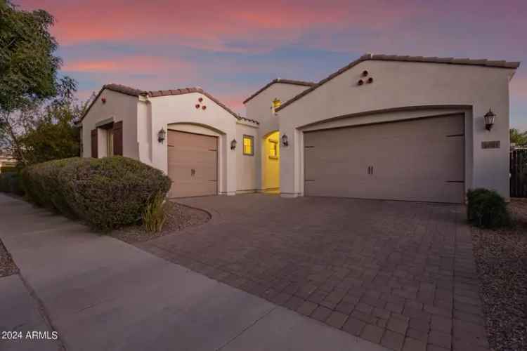 Single-family house For Sale in 10521, East Hawk Avenue, Mesa, Arizona