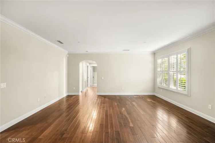 Condo For Sale in Anaheim, California