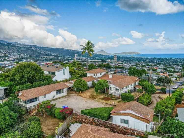 Multi-family house For Sale in 766, Ocean View Drive, Honolulu, Hawaii