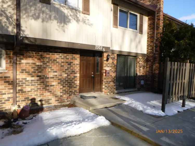 4 Bedroom 25 Bath Townhouse for Rent in Downers Grove