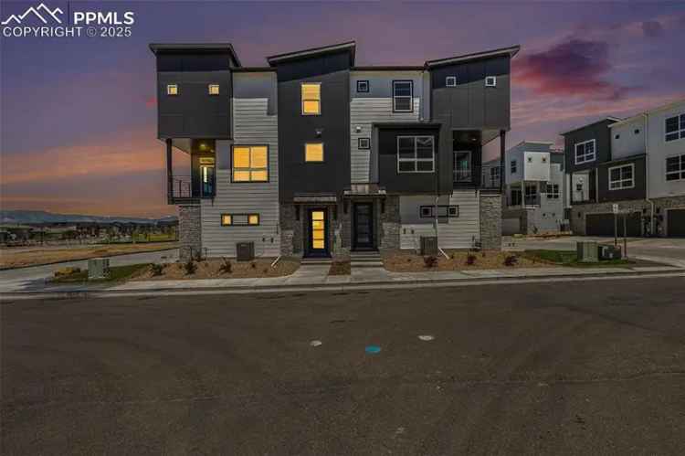 House For Sale in Colorado Springs, Colorado