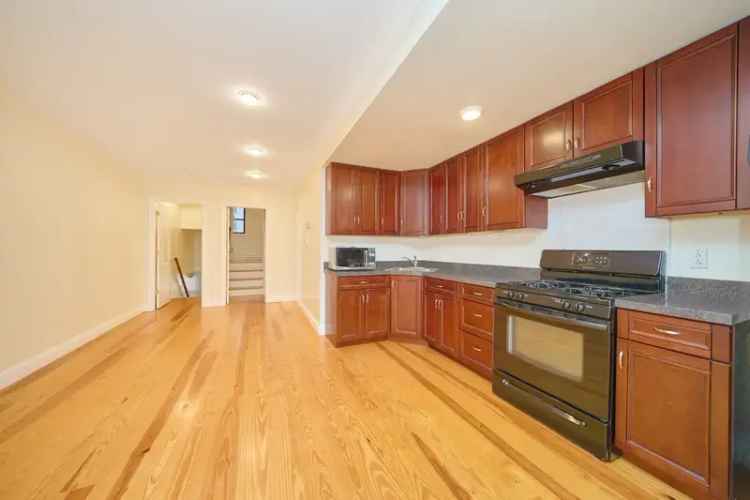 Spacious Townhouse for Rent Near Columbia University