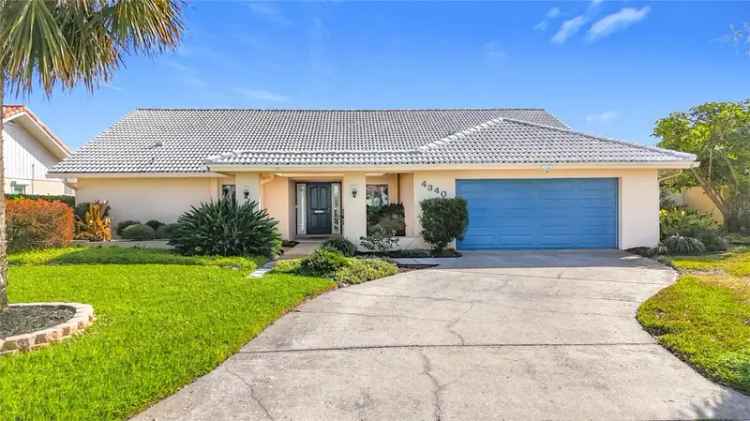 Single-family house For Sale in 4340, 45th Street South, Saint Petersburg, Florida