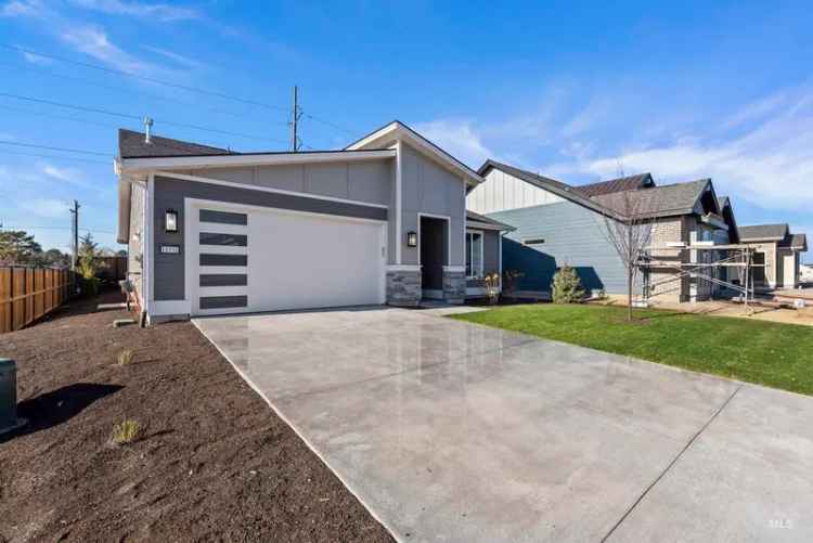 Single-family house For Sale in 11931, South Glory Lane, Kuna, Idaho