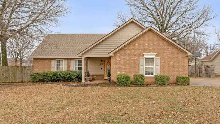 Single-family house For Sale in 1714, Crepe Myrtle Drive, Jonesboro, Arkansas