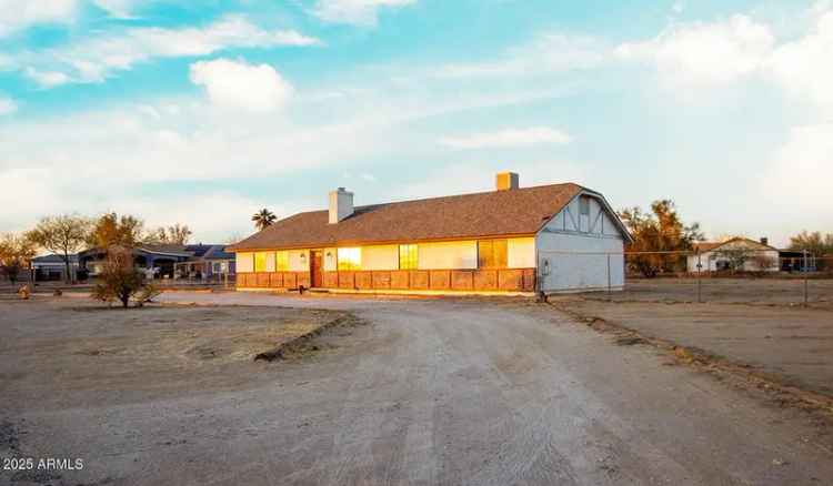 Single-family house For Sale in 22352, West Meade Lane, Buckeye, Arizona