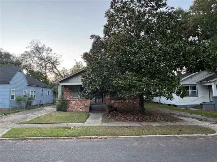 Single-family house For Sale in Mobile, Alabama