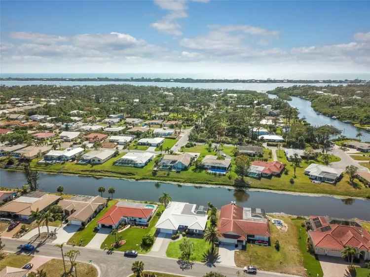 Single-family house For Sale in 72, Windsor Drive, Englewood, Florida