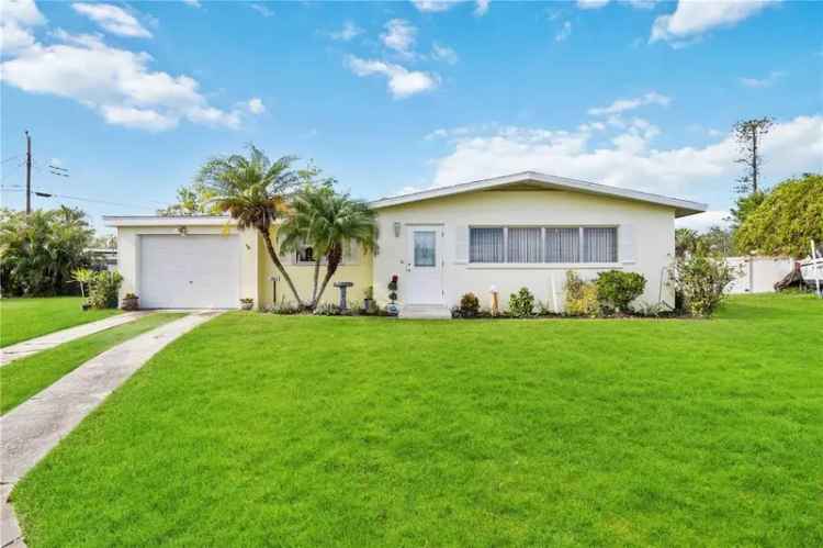 Single-family house For Sale in South Bradenton, Florida