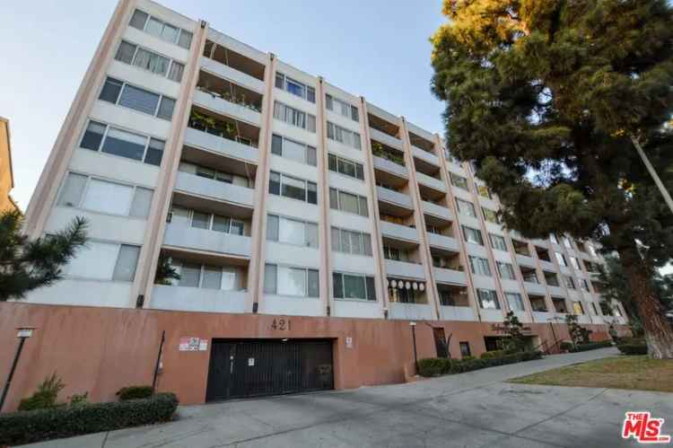 Condo For Sale in 421, South La Fayette Park Place, Los Angeles, California