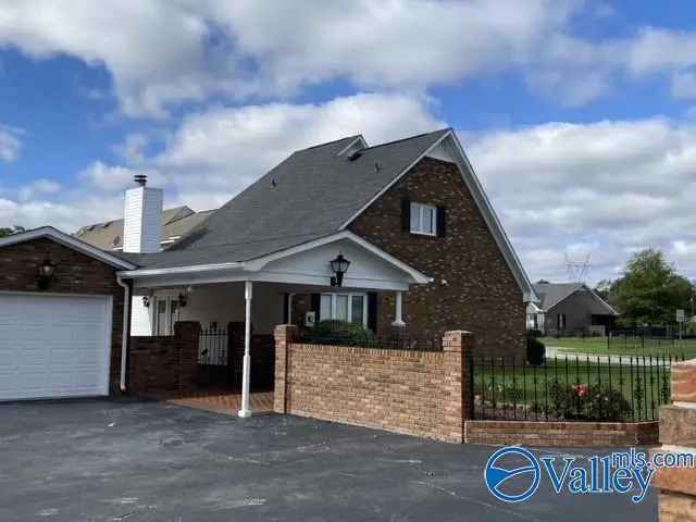 House For Sale in Decatur, Alabama