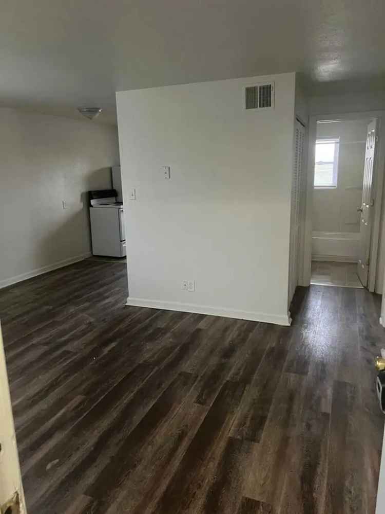 student housing!! 2 bedroom Apartments