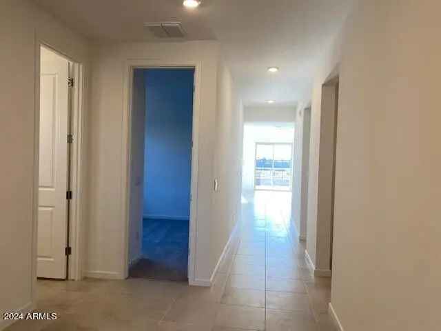 Single-family house For Sale in 25200, North 156th Lane, Surprise, Arizona