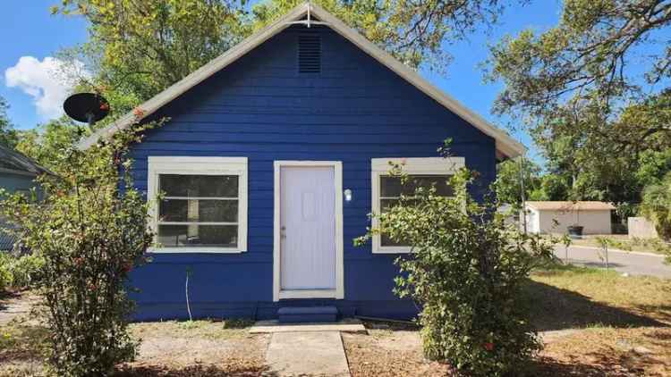 Single-family house For Sale in 4690, 15th Avenue South, Saint Petersburg, Florida