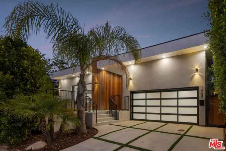 Single-family house For Sale in 124, South Saltair Avenue, Los Angeles, California