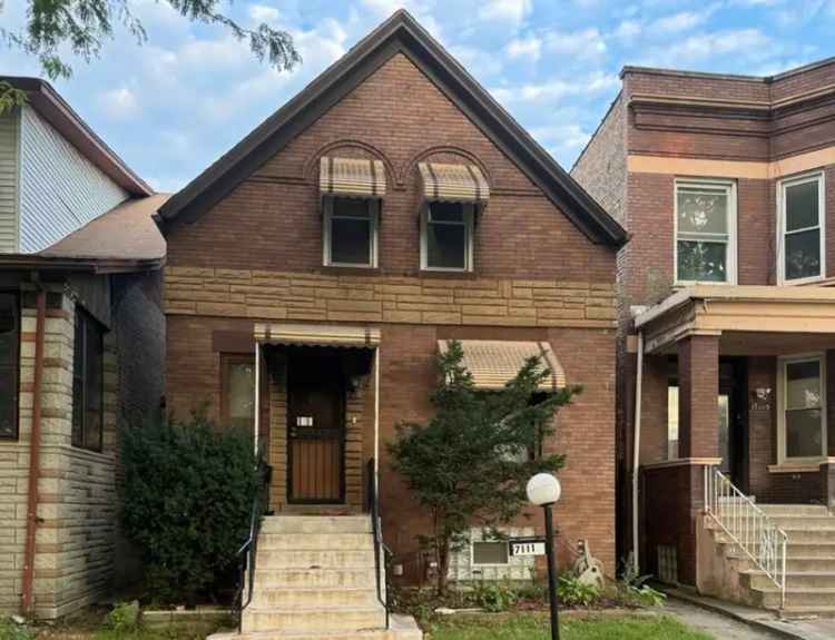 Single-family house For Sale in 7111, South Michigan Avenue, Chicago, Illinois