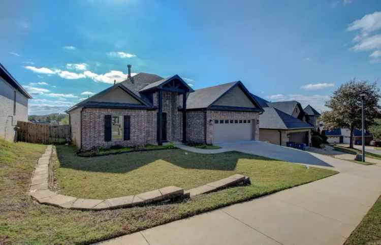 Single-family house For Sale in Maumelle, Arkansas