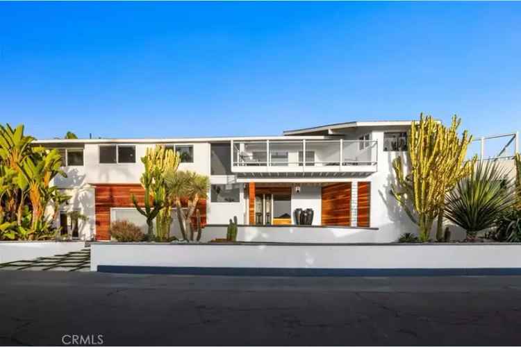 Single-family house For Sale in 2, Camel Point Drive, Laguna Beach, California