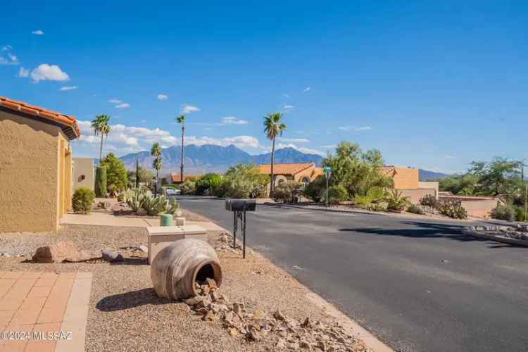 House For Sale in 1100, West Camino Velasquez, Green Valley, Arizona