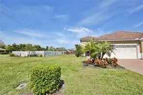 Single-family house For Sale in 7016, Playa Bella Drive, Bradenton, Florida