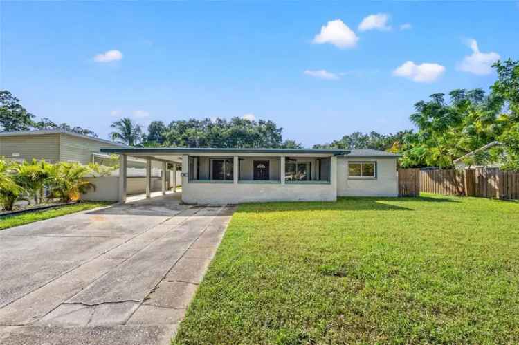 Single-family house For Sale in 7474, Organdy Drive North, Saint Petersburg, Florida