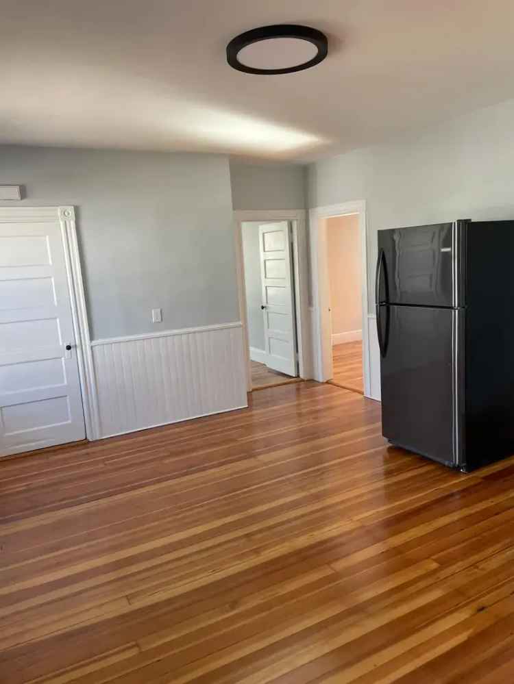 3 Bedroom 1 Bath Apartment for Rent in Oak Hill Pawtucket