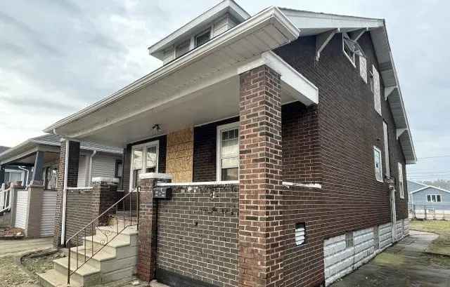 Single-family house For Sale in 656, Freeland Avenue, Calumet City, Illinois