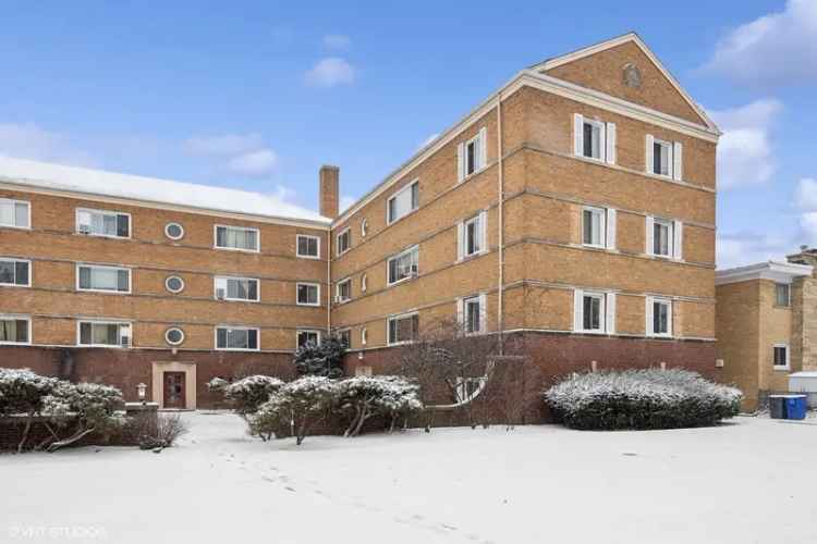 Condo For Sale in 1114, North Harlem Avenue, Oak Park, Illinois