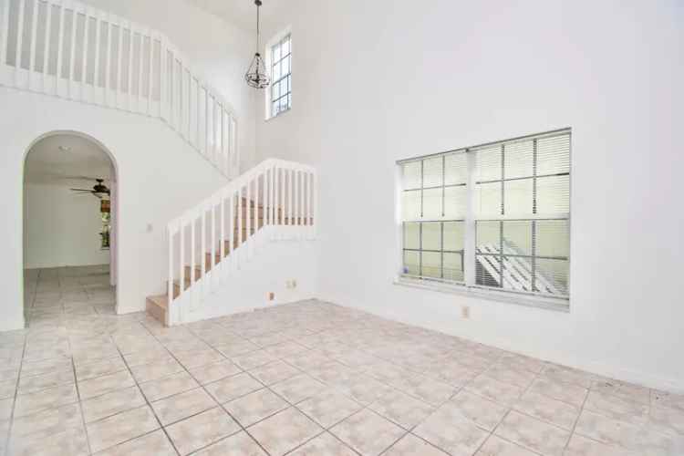 Single-family house For Sale in Greenacres, Florida