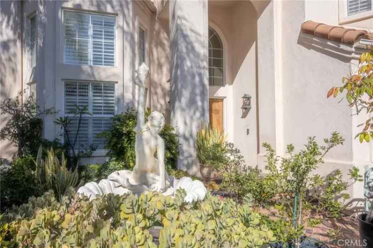 Single-family house For Sale in 25661, Rain Tree Road, Laguna Hills, California