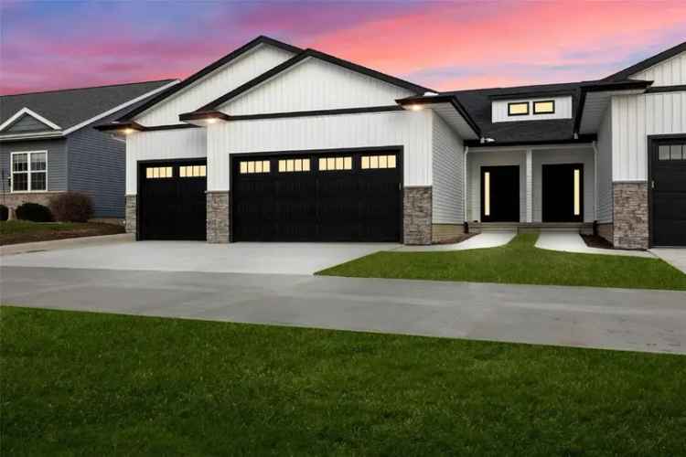 2700 Sq Ft Open Floor Plan Home 5 Bedrooms 3 Baths 3 Car Garage