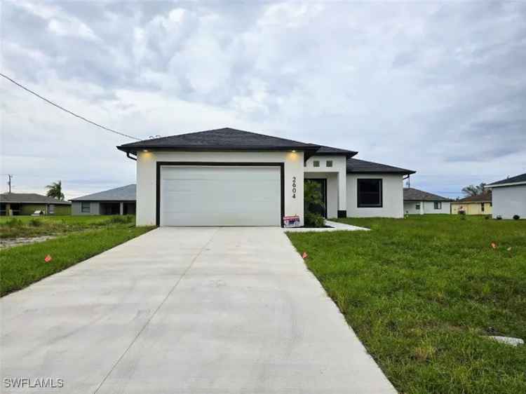 Single-family house For Sale in 2604, 26th Street Southwest, Lehigh Acres, Florida