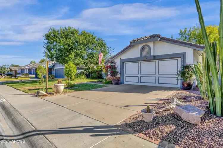 Single-family house For Sale in 1513, East Sheffield Avenue, Chandler, Arizona