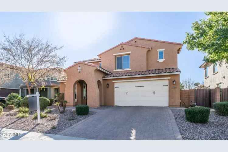 Single-family house For Sale in 2389, East Hazeltine Way, Gilbert, Arizona